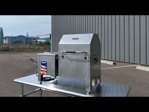 Video showcasing the Mini-MAK by MAK Grills