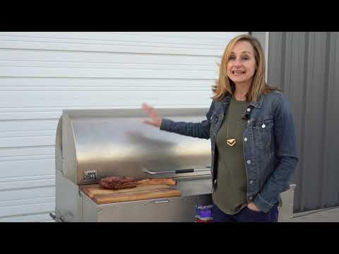 Video showcasing the 3 Star General Pellet Grill & Smoker by MAK Grills